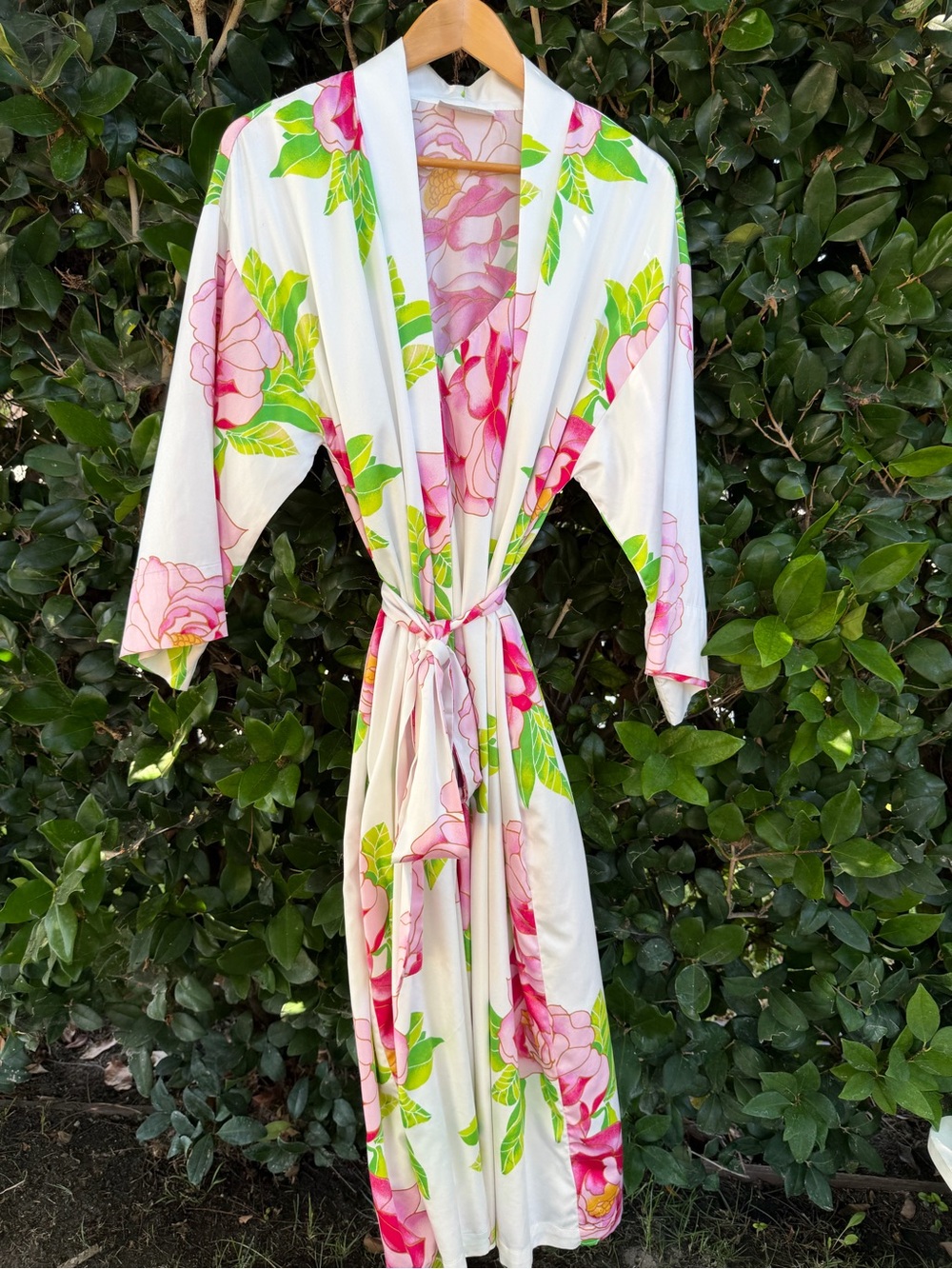 Natori White Floral Chemise & Tie-Waist Robe with Pink Peonies